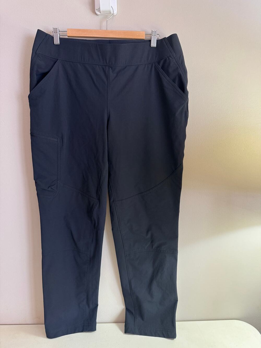 Duluth Trading Co Women’s 16x29 Flex Pants black Utility Cargo Stretch